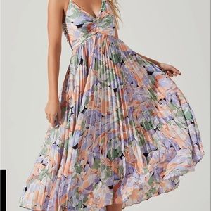 ASTR the label Blythe floral plisse midi dress